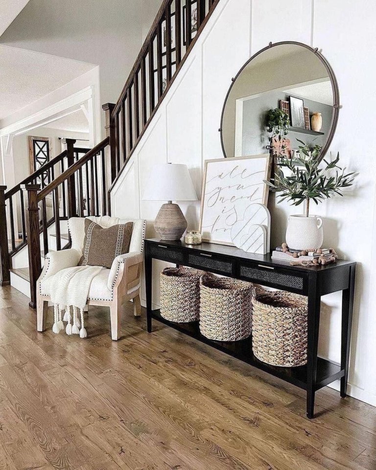 20 Small Hallway Furniture Ideas That Make the Most of Your Small Space ...